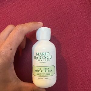 oil free moisturizer with spf, absolutely brand new